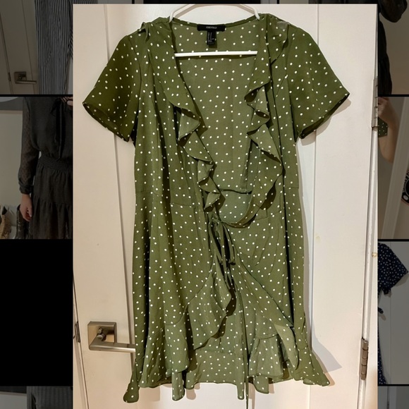 Green polka dot wrap dress - Picture 2 of 2
